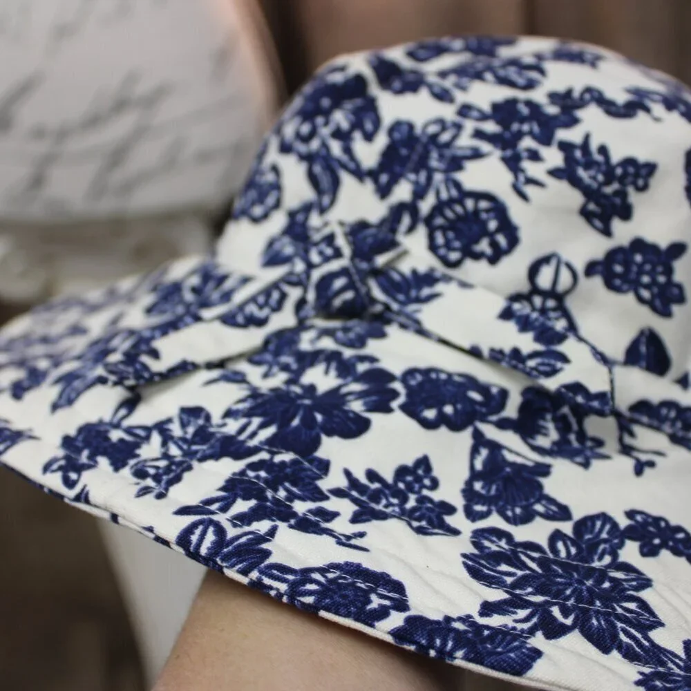 Eddie Bauer Sunhat Blue Design M/L NWT